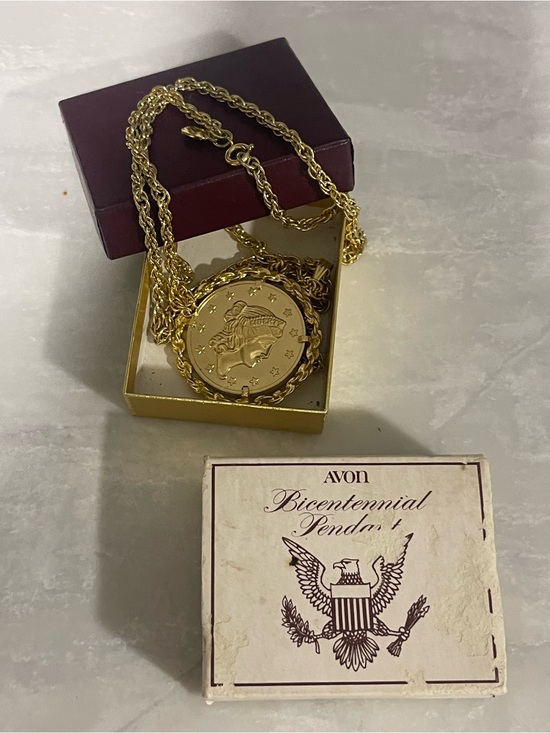 Avon Jewelry - Avon Gold-Tone Bicentennial Medallion Necklace